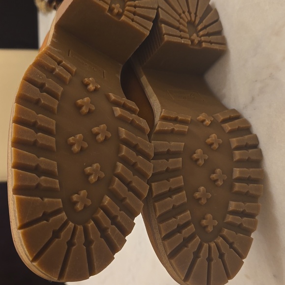 NEW! Zodiac Gemma Heeled Loafer in Size 7 US - Picture 5 of 7